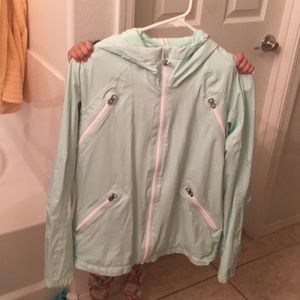 Lululemon windbreaker rain jacket